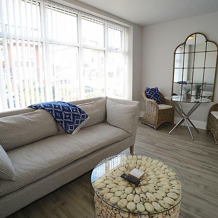 Twelve Apartments Blackpool Extérieur photo