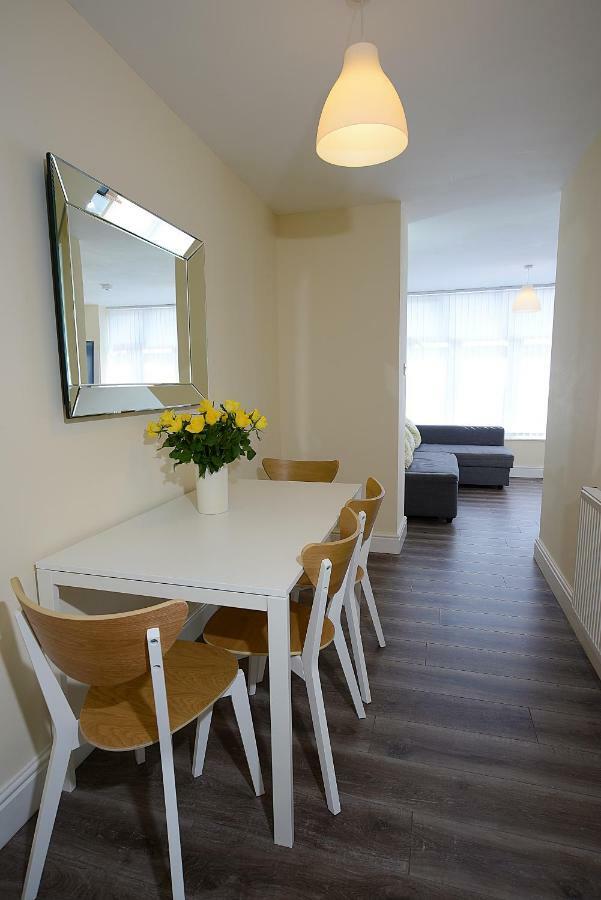 Twelve Apartments Blackpool Extérieur photo