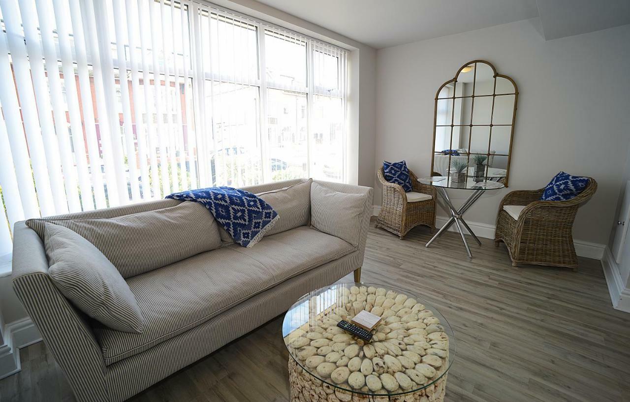 Twelve Apartments Blackpool Extérieur photo