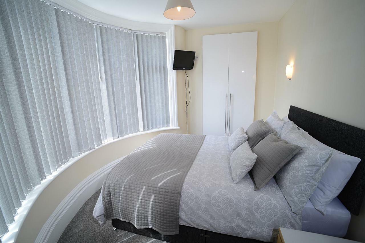 Twelve Apartments Blackpool Extérieur photo