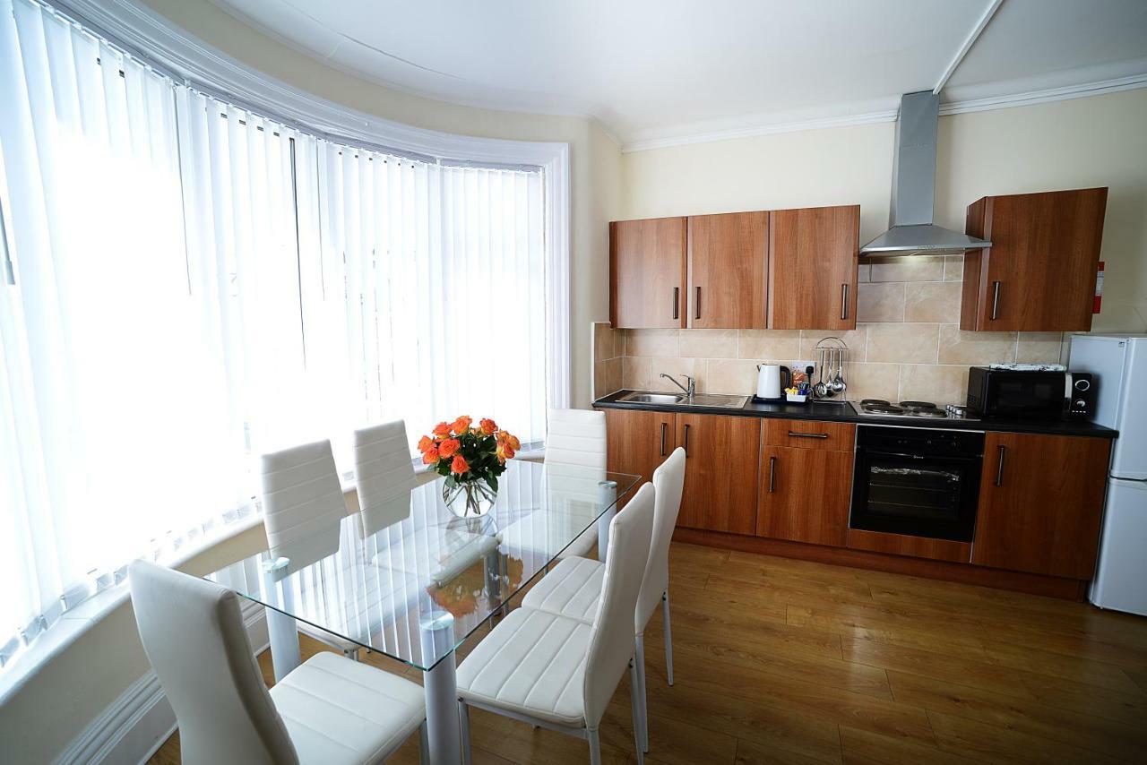 Twelve Apartments Blackpool Extérieur photo
